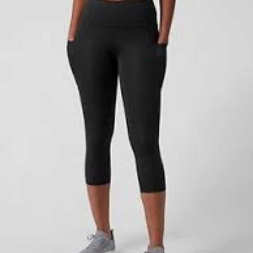 Athleta Ultimate Stash Pocket Capri Legging, Black, XS